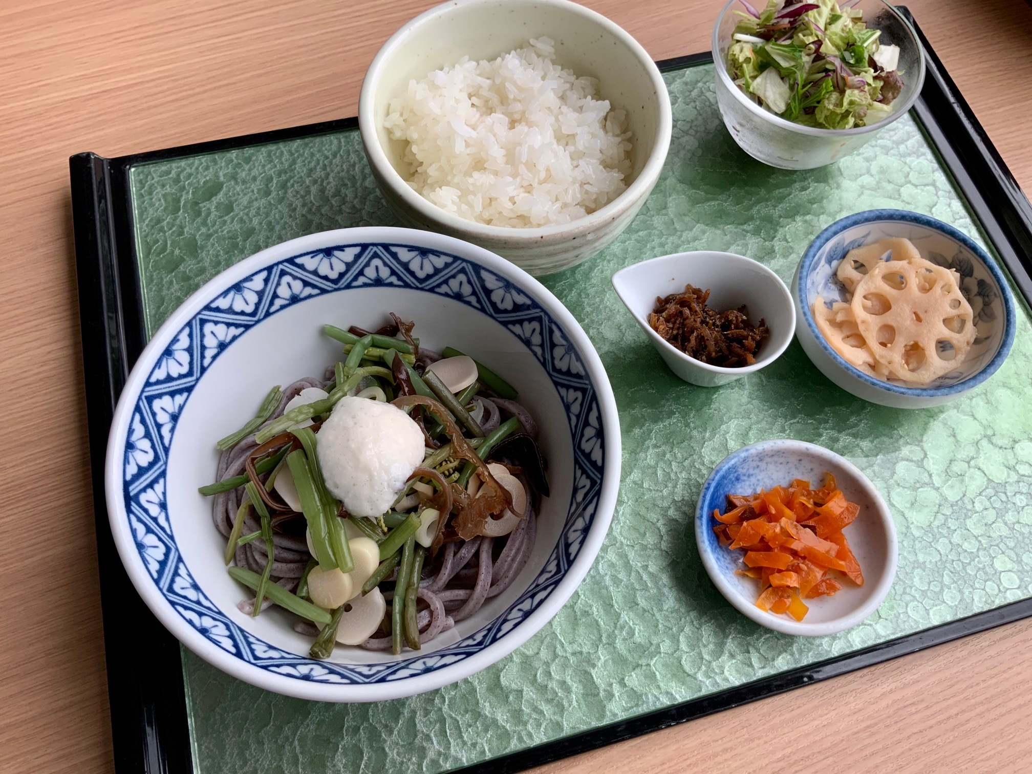 古代米うどん 山菜とろろ
