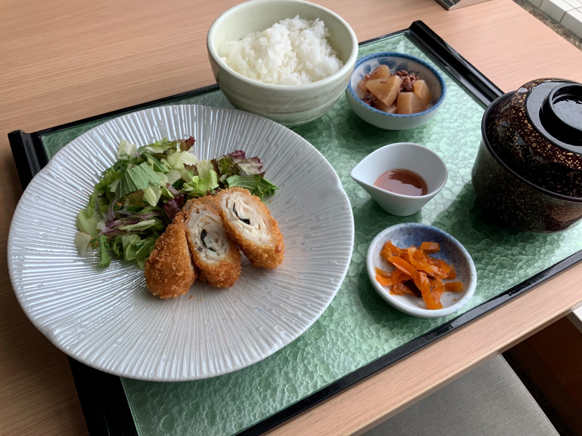 ササミ梅しそ揚げ　梅肉ソース