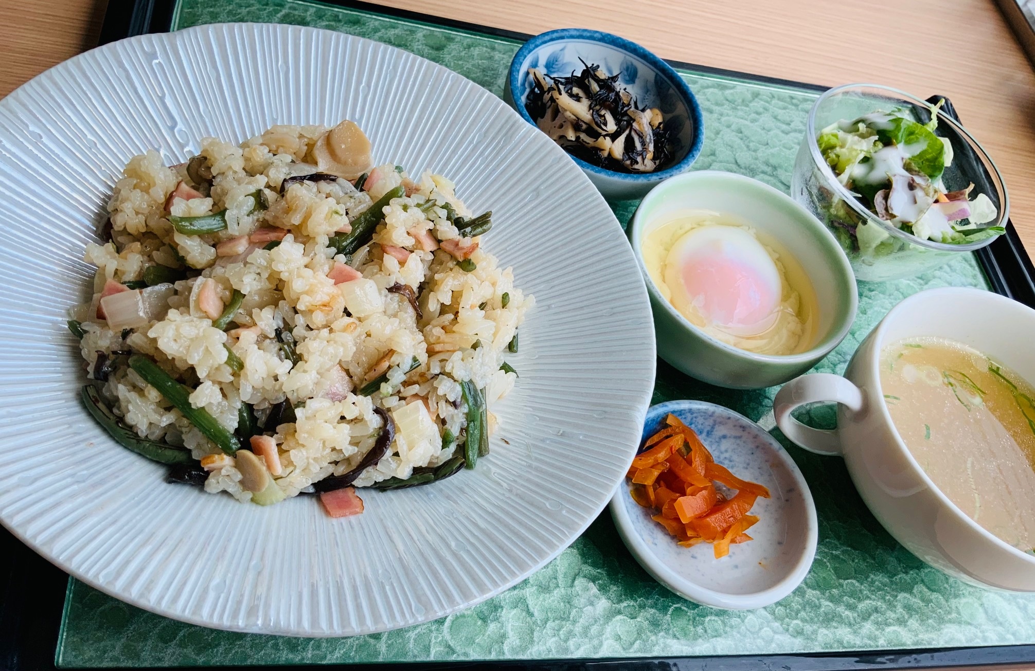 山菜ピラフ　温玉添え