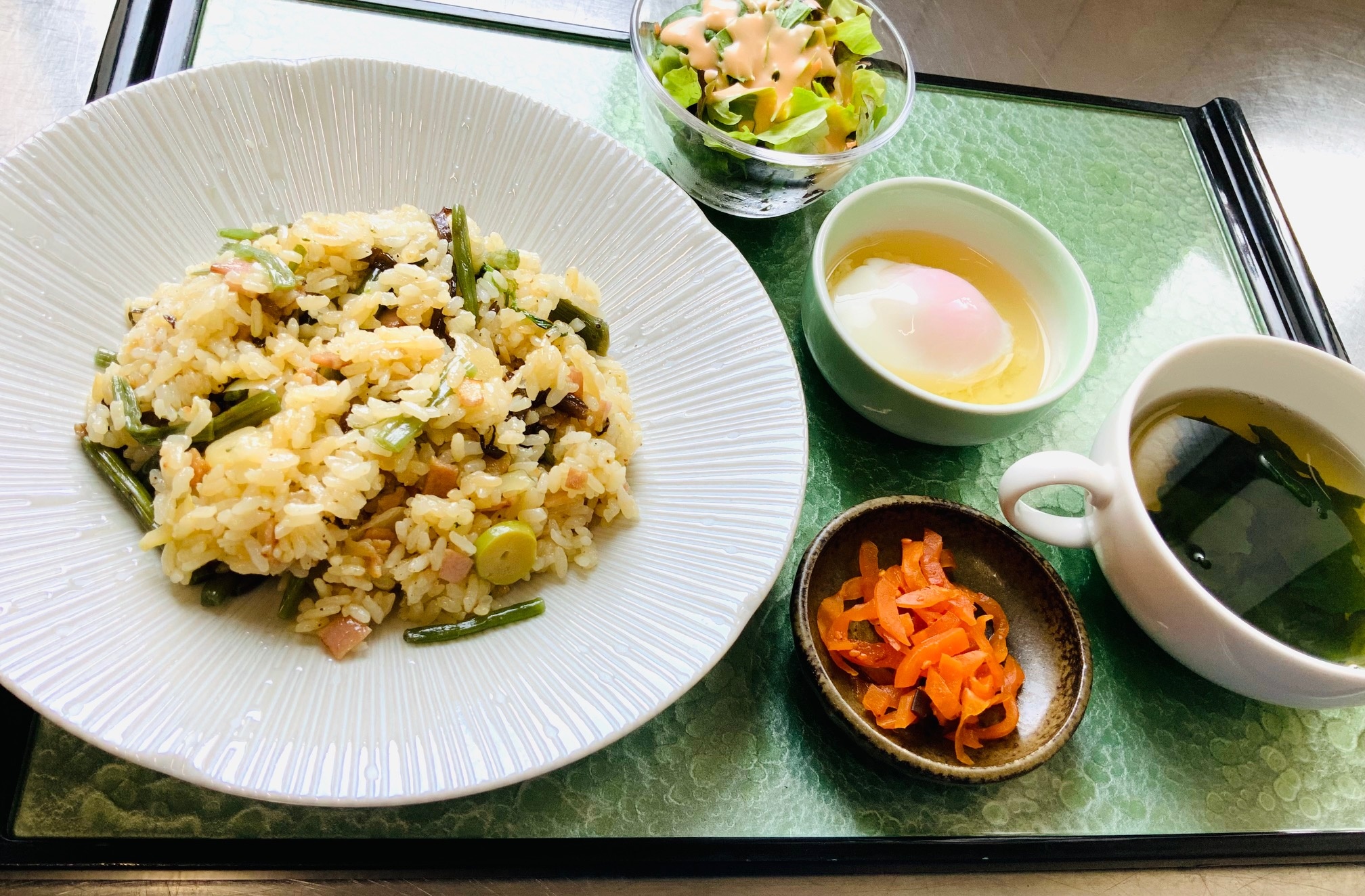 山菜ピラフ温玉添え