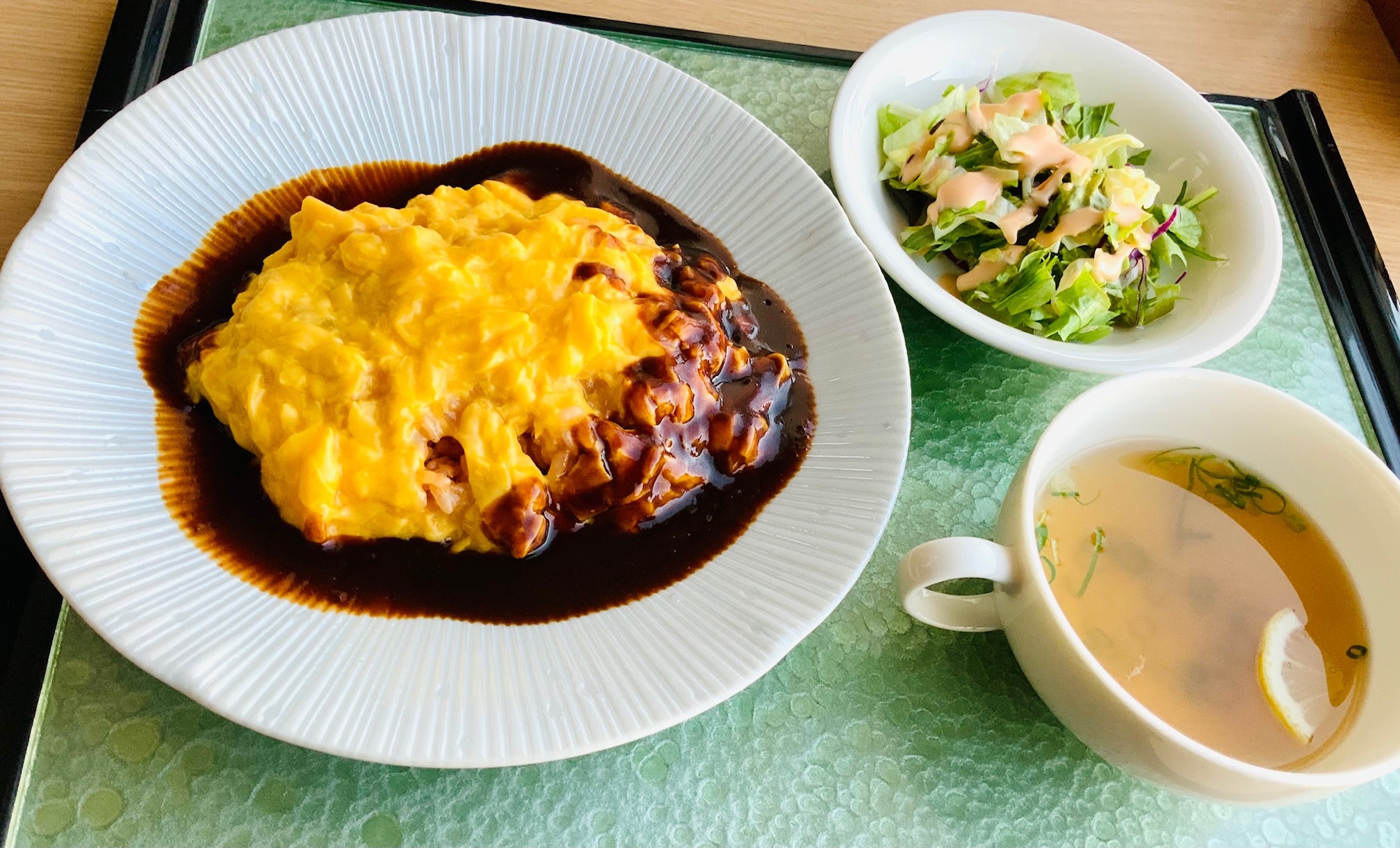 オムライスデミグラスソース