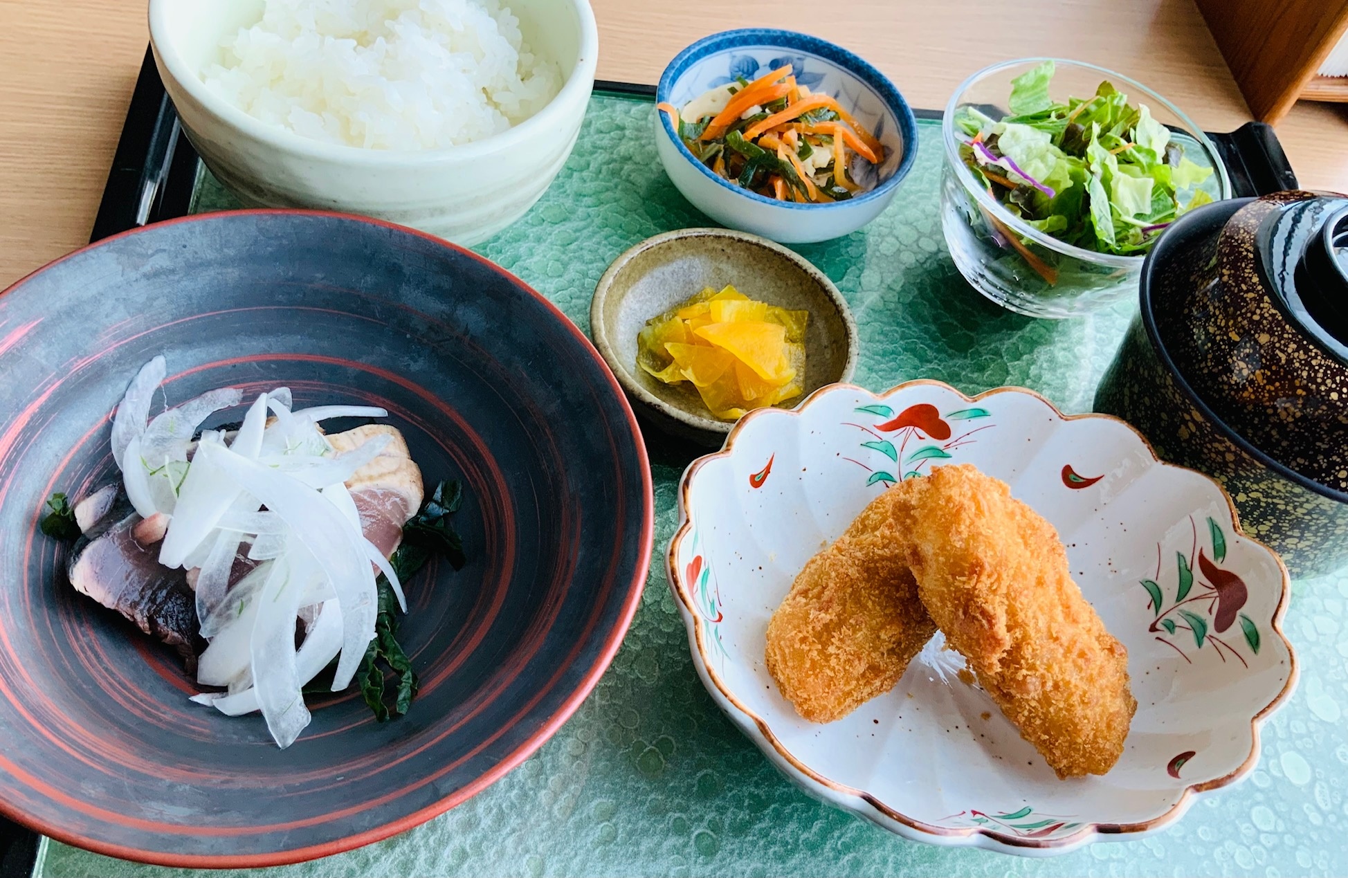 鰹のタタキとササミ梅シソ巻き