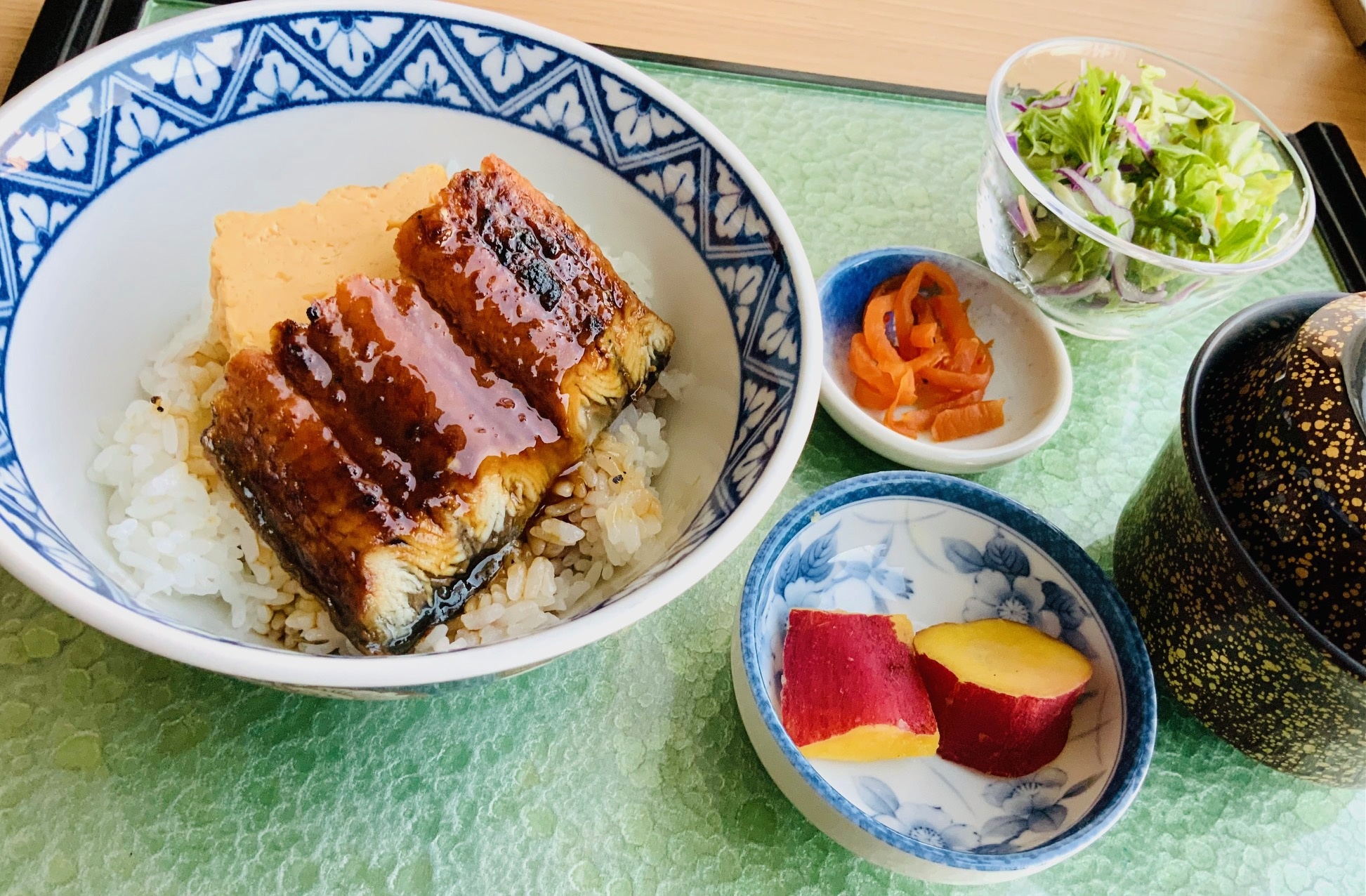 ウナギ丼と玉子焼き